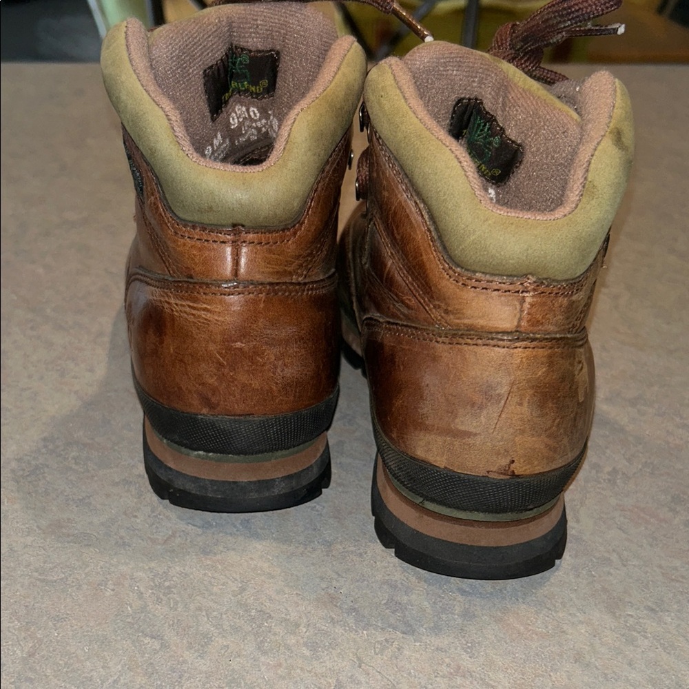 Vintage Timberland Dark Brown Leather Boots. Wore a few times. - Picture 4 of 8